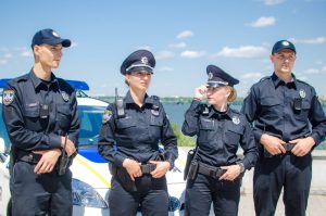 Хто може бути поліцейським в Україні