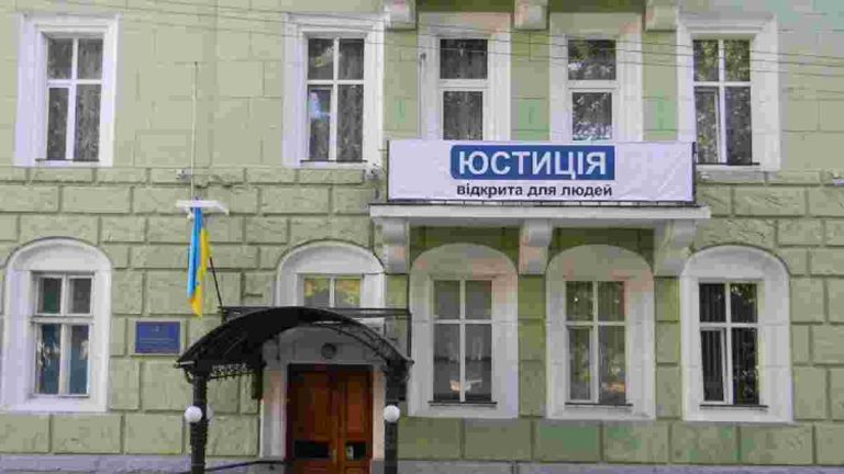 Дзіковський Максим Романович: біографія та кар’єра