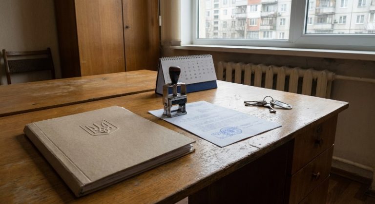 Мінюст: зупинення виконавчих дій не списує борг