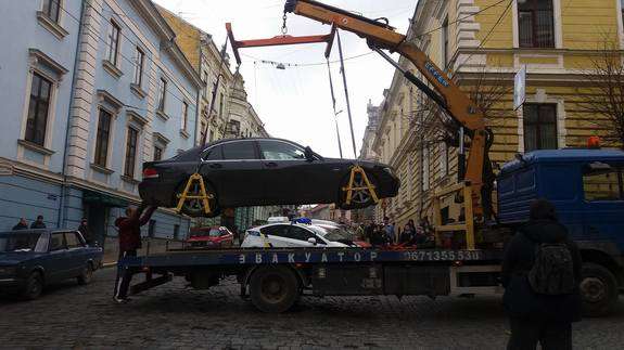 За що можуть забрати авто на штрафмайданчик